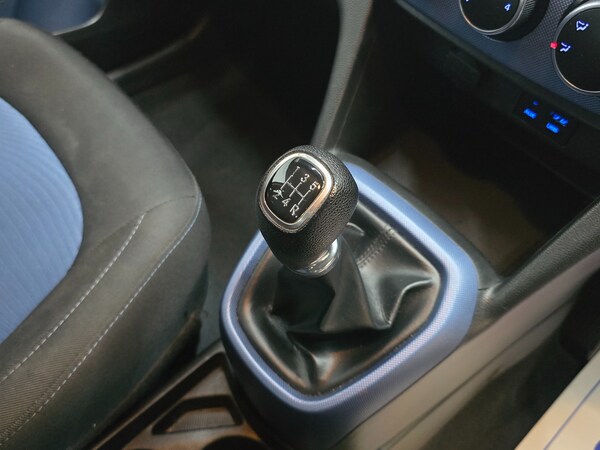 Used Hyundai i10 2014 for sale - 76142705: Photo 18