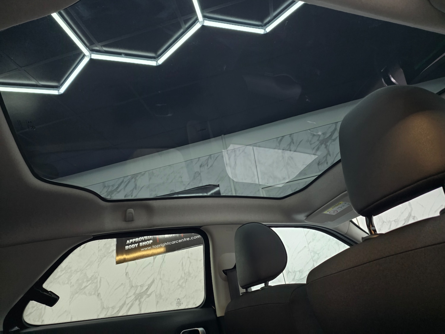 Used Citroen C4 Cactus 2018 for sale - 77812935: Photo 11