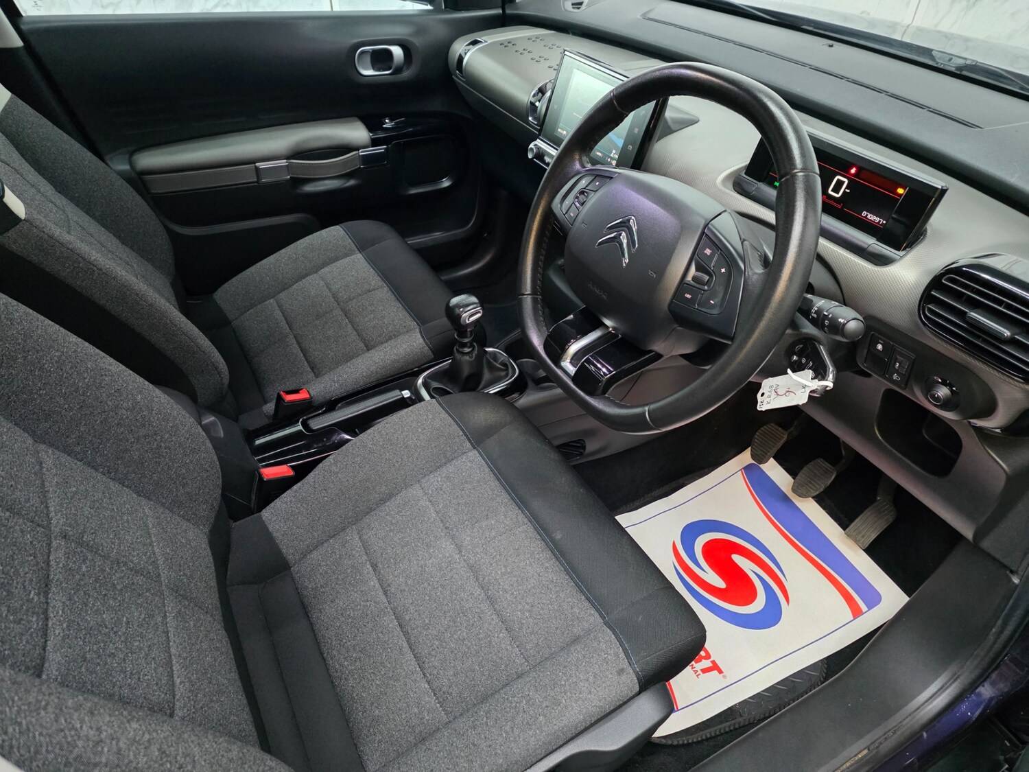 Used Citroen C4 Cactus 2018 for sale - 77812935: Photo 17