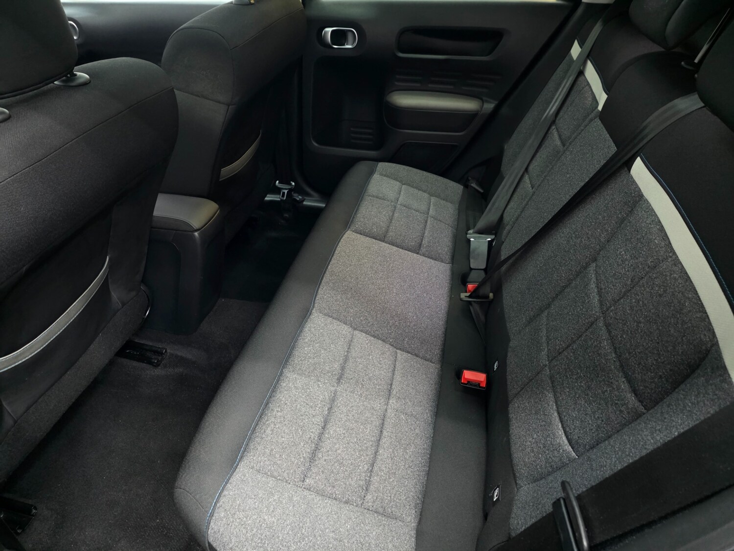 Used Citroen C4 Cactus 2018 for sale - 77812935: Photo 24