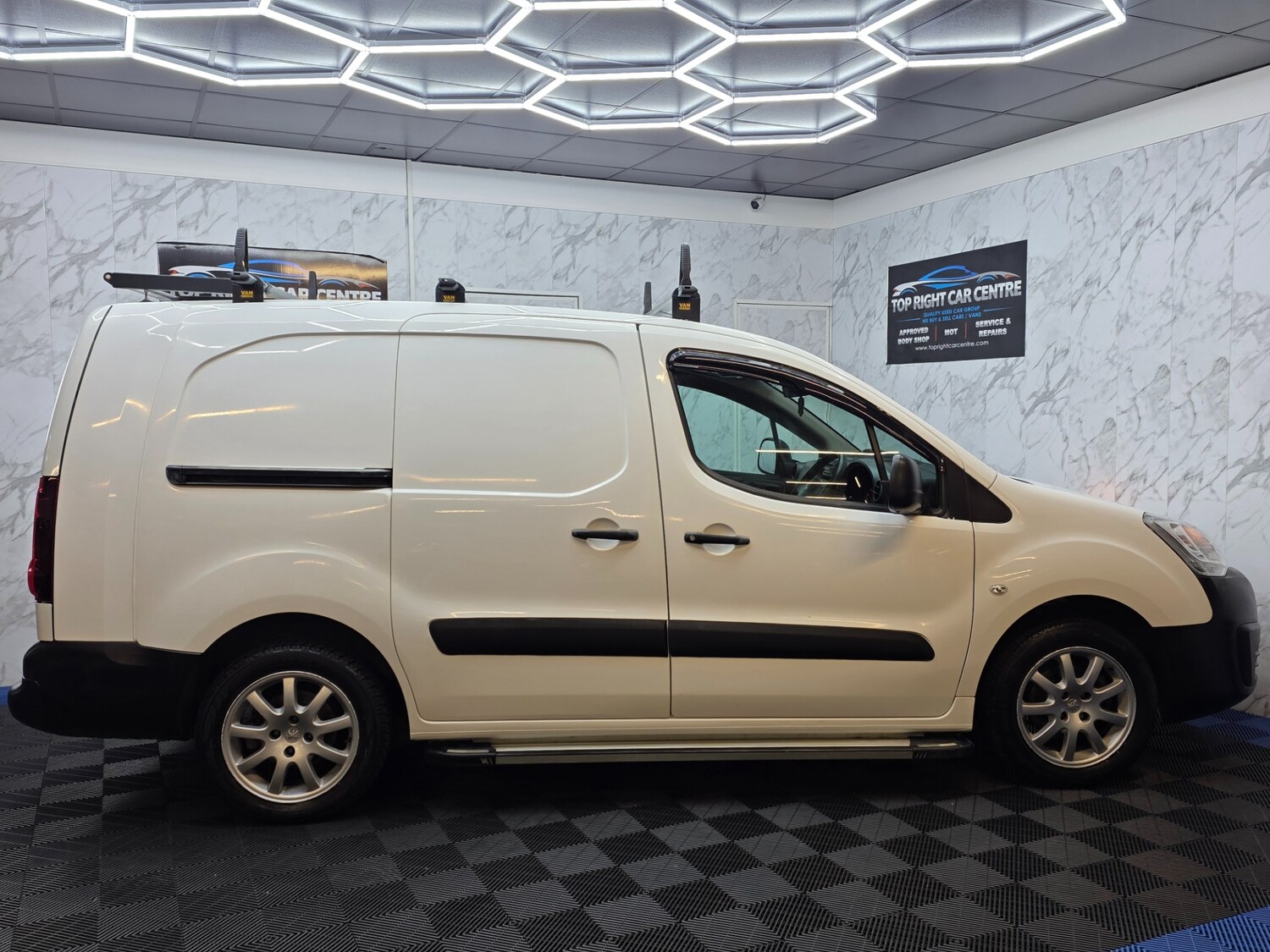 Used Peugeot Partner 2018 for sale - 76669892: Photo 11