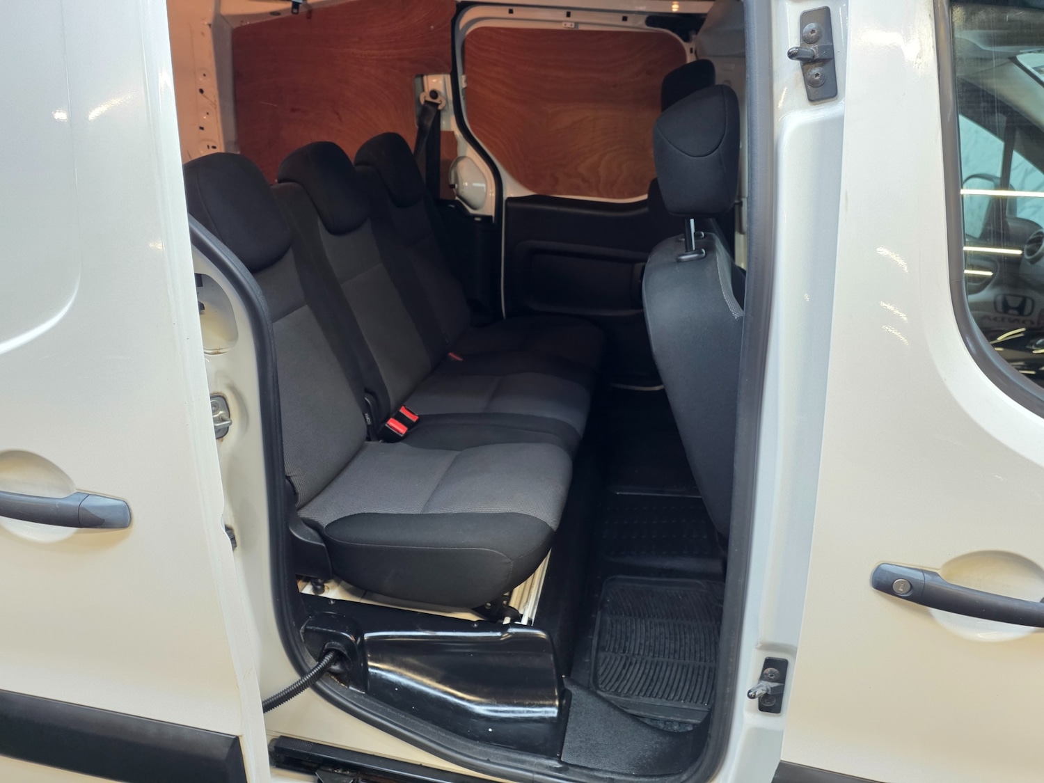 Used Peugeot Partner 2018 for sale - 76669892: Photo 19