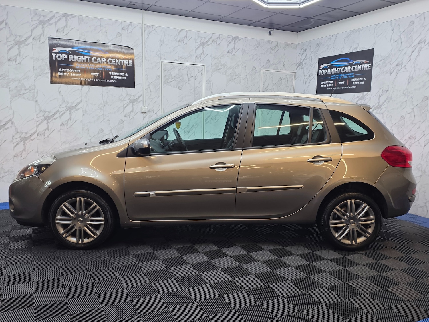 Used Renault Clio 2012 for sale - 77648234: Photo 11