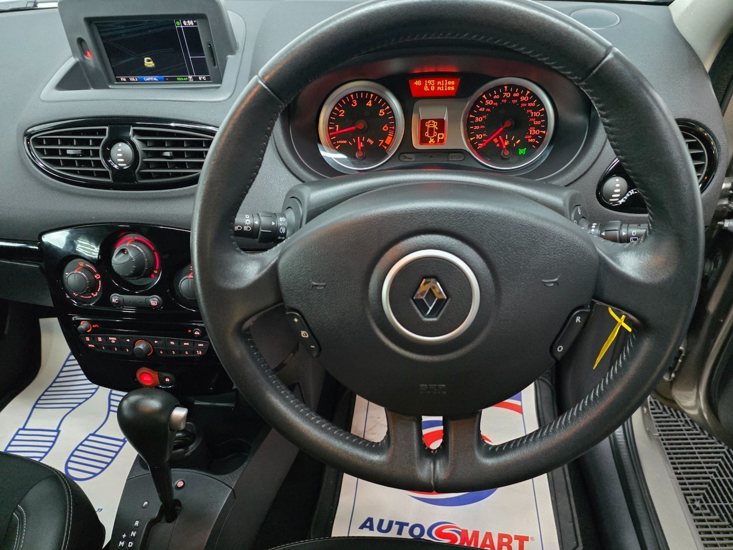 Used Renault Clio 2012 for sale - 77648234: Photo 12