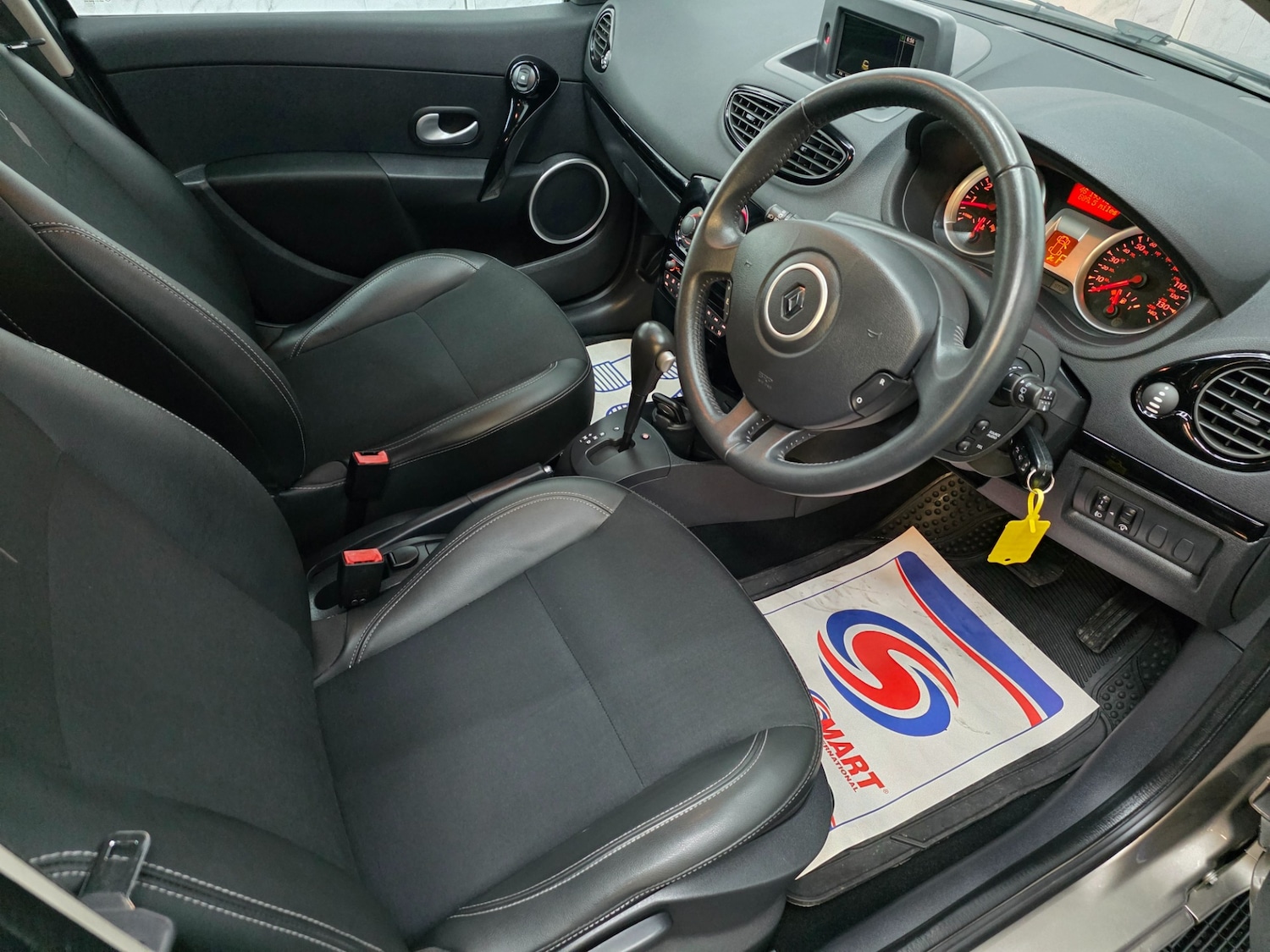 Used Renault Clio 2012 for sale - 77648234: Photo 17