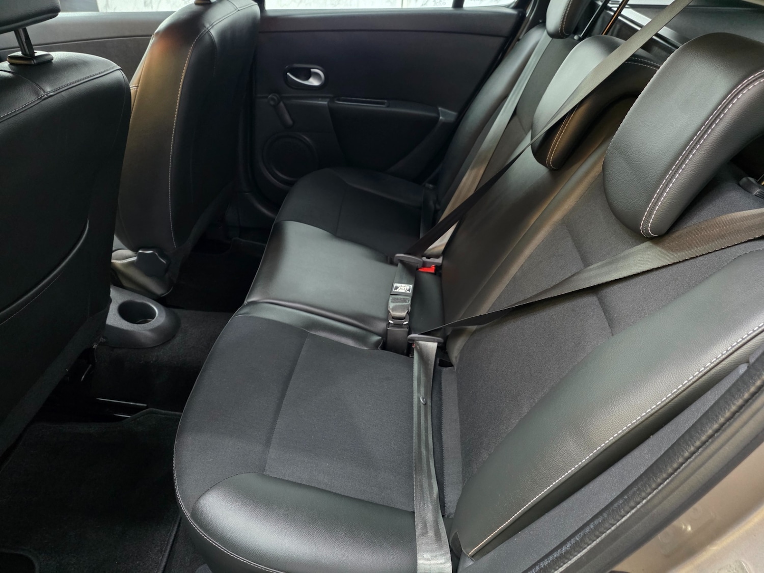 Used Renault Clio 2012 for sale - 77648234: Photo 19