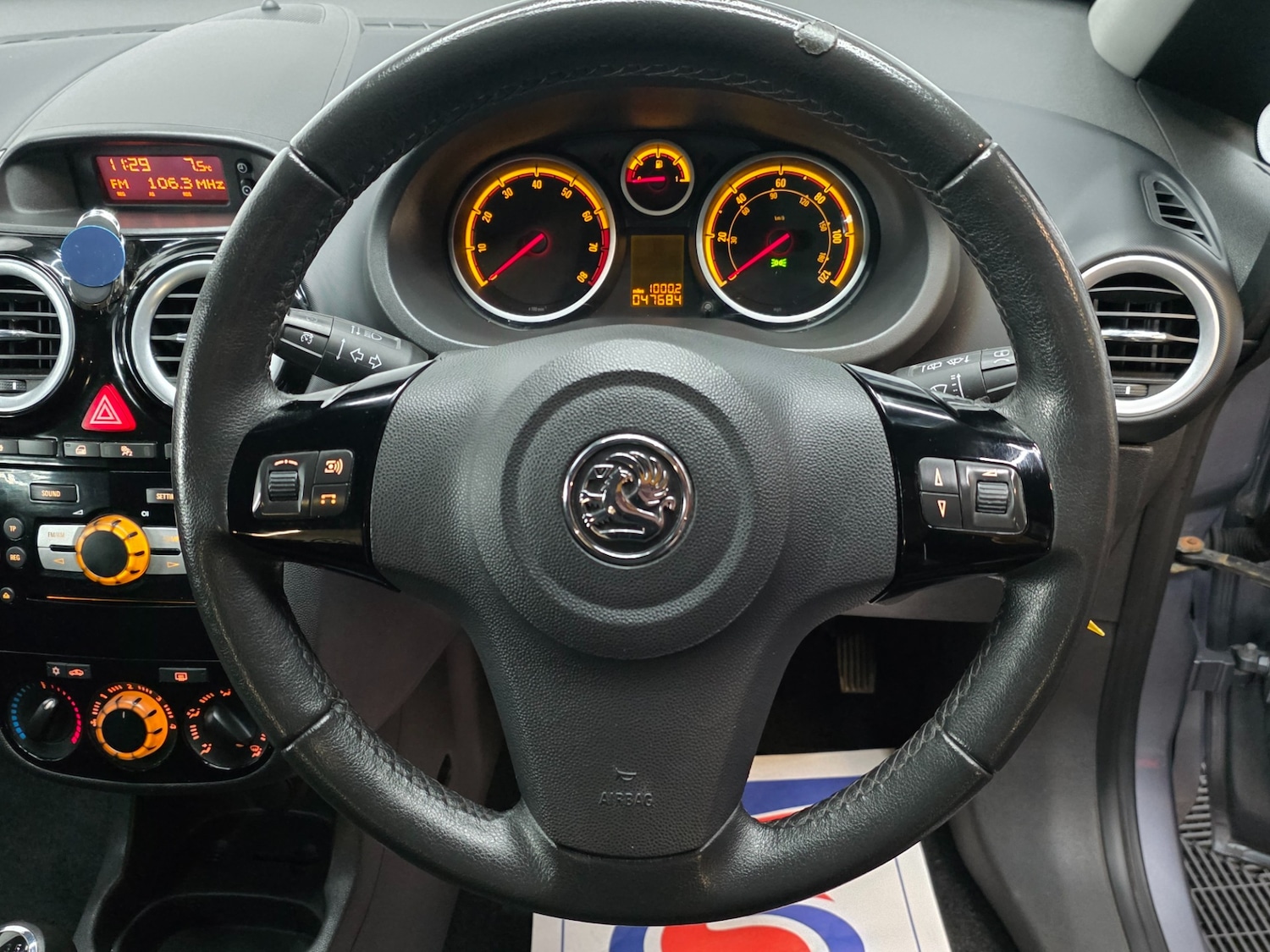 Used Vauxhall Corsa 2010 for sale - 77240768: Photo 11