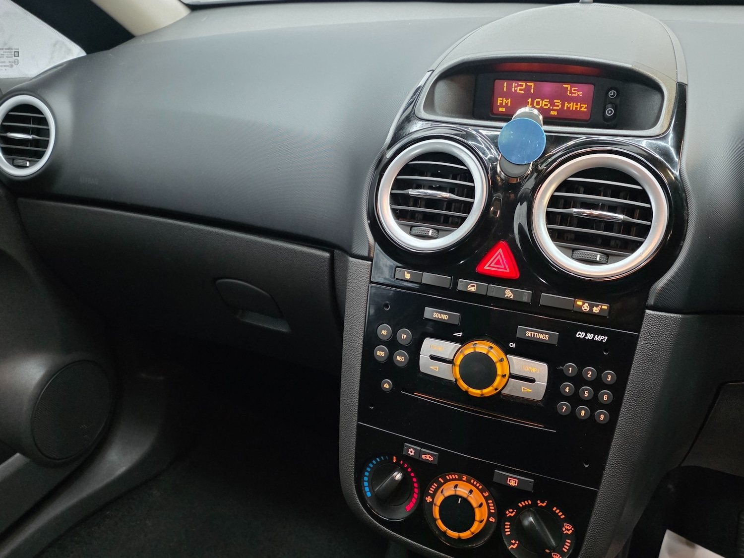 Used Vauxhall Corsa 2010 for sale - 77240768: Photo 15