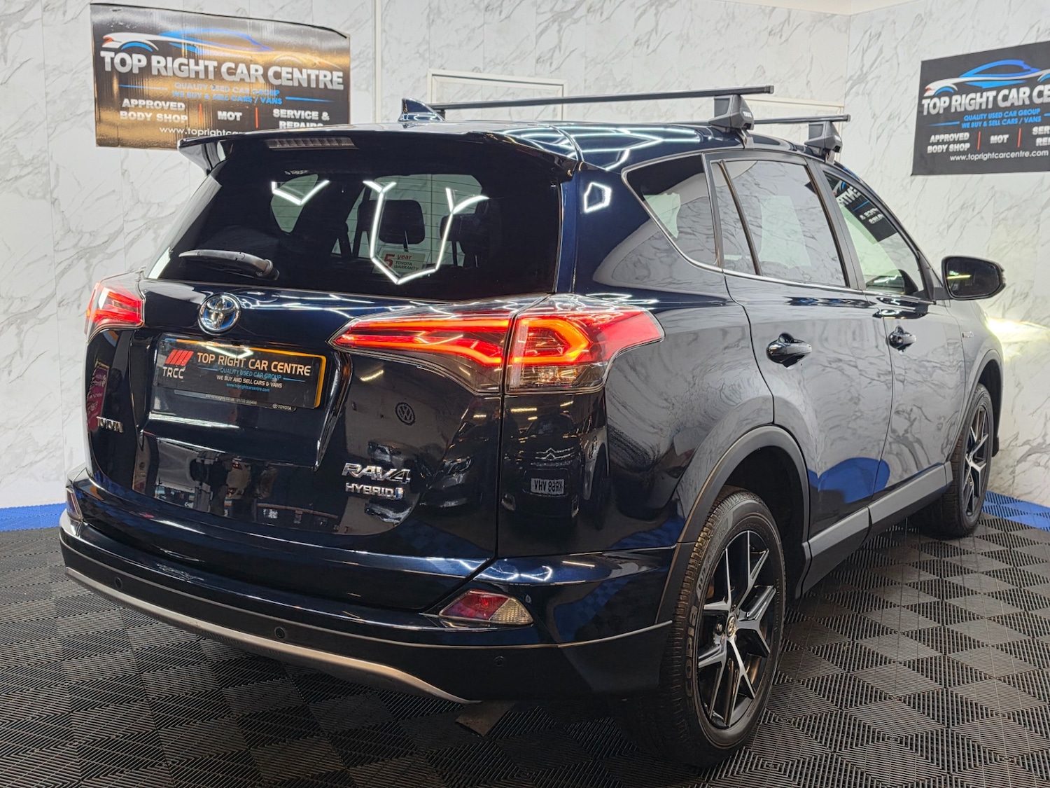 Used Toyota RAV4 2018 for sale - 78219653: Photo 10