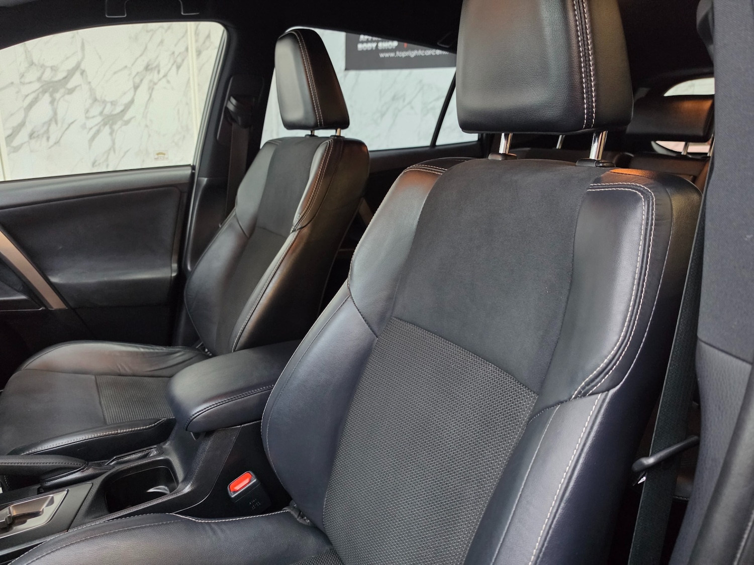 Used Toyota RAV4 2018 for sale - 78219653: Photo 16