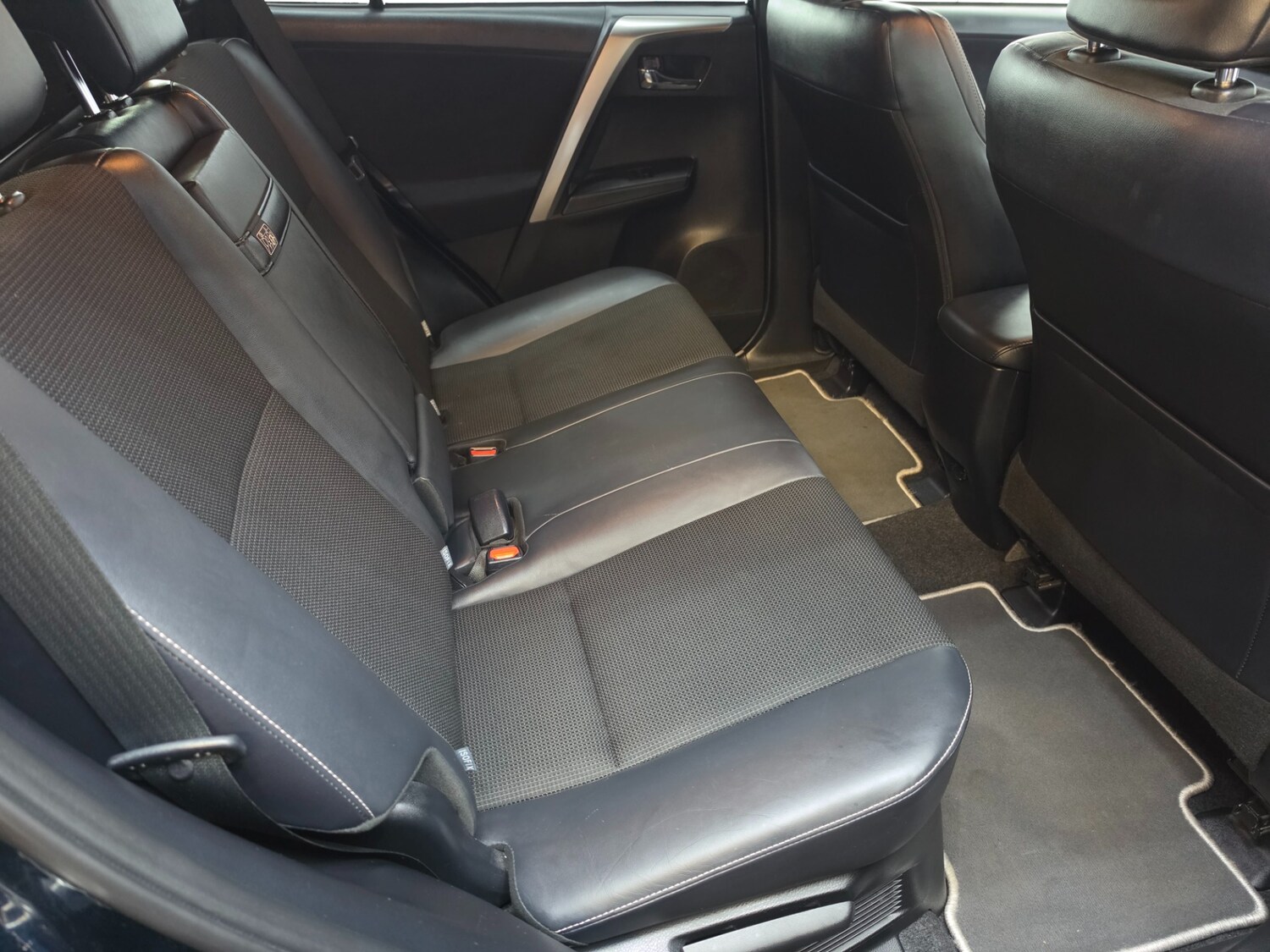 Used Toyota RAV4 2018 for sale - 78219653: Photo 21