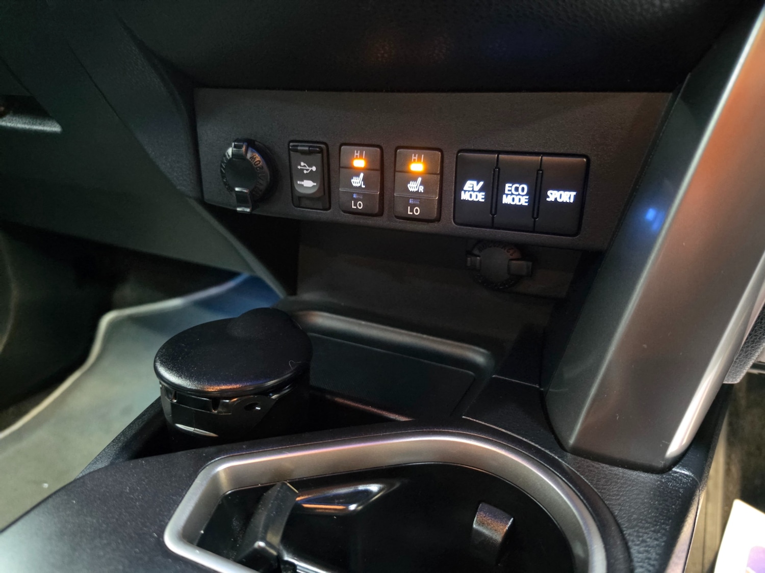 Used Toyota RAV4 2018 for sale - 78219653: Photo 23