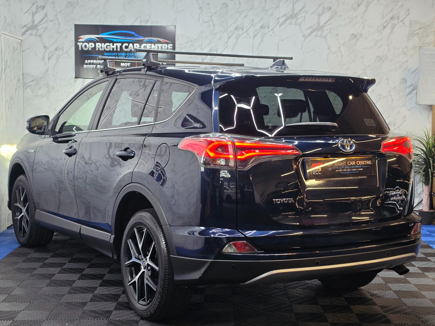 Used Toyota RAV4 2018 for sale - 78219653: Photo 8