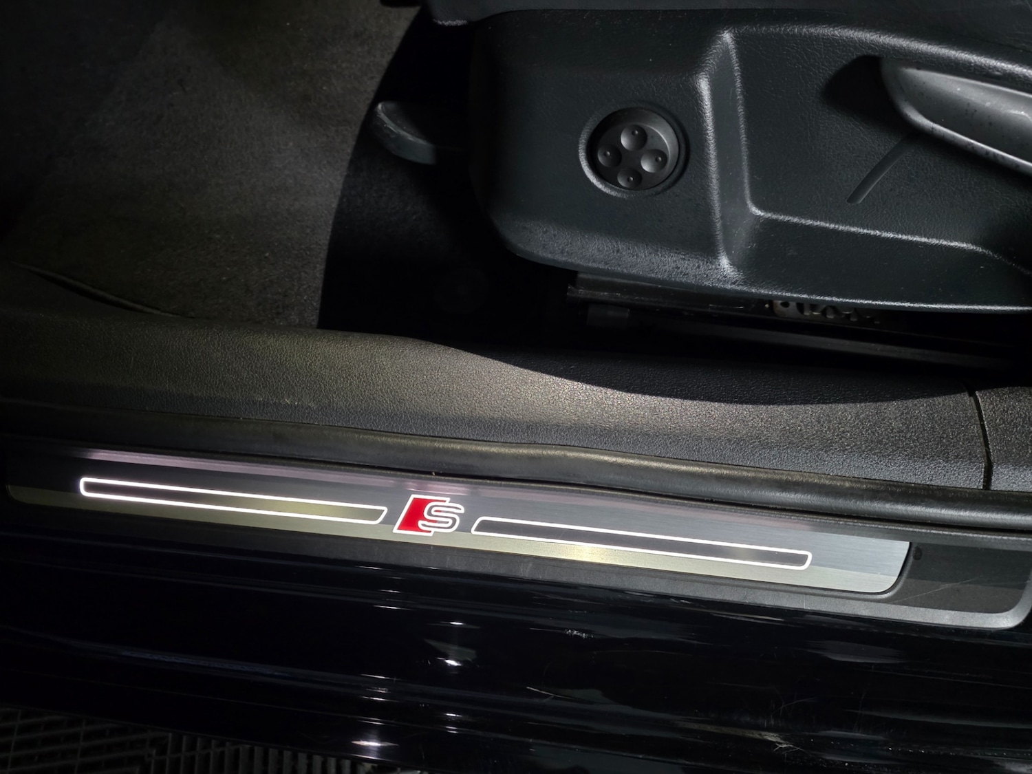 Used Audi A4 2017 for sale - 77845567: Photo 21