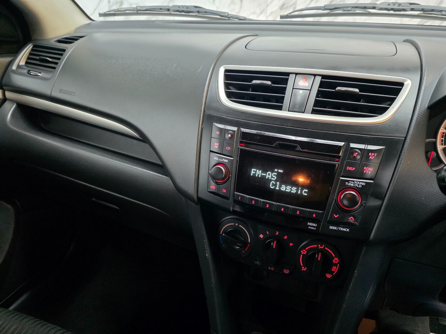 Used Suzuki Swift 2011 for sale - 77773017: Photo 14