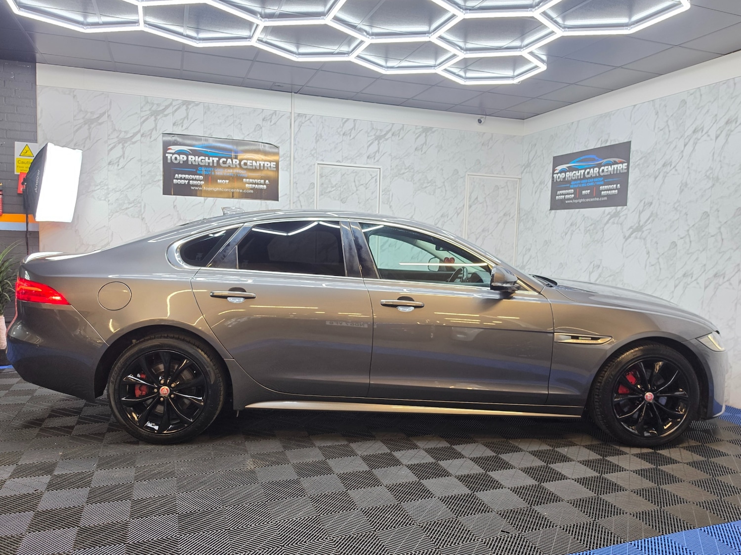 Used Jaguar XF 2016 for sale - 78176618: Photo 11