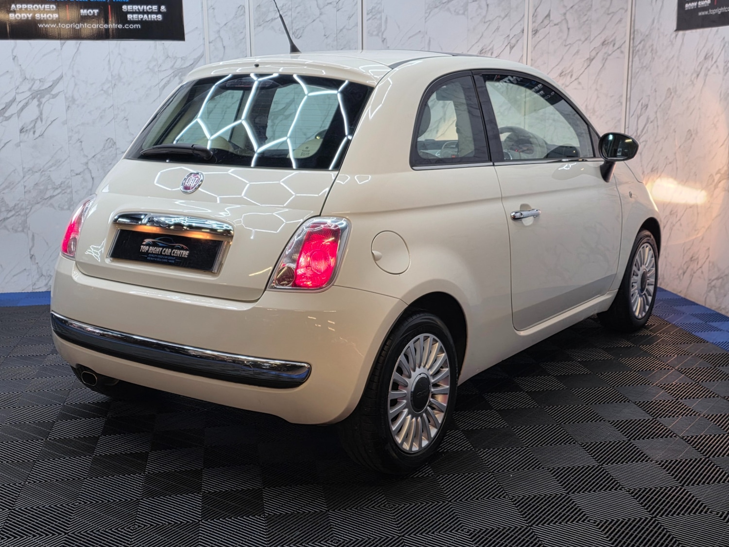 Used Fiat 500 2010 for sale - 77235942: Photo 9