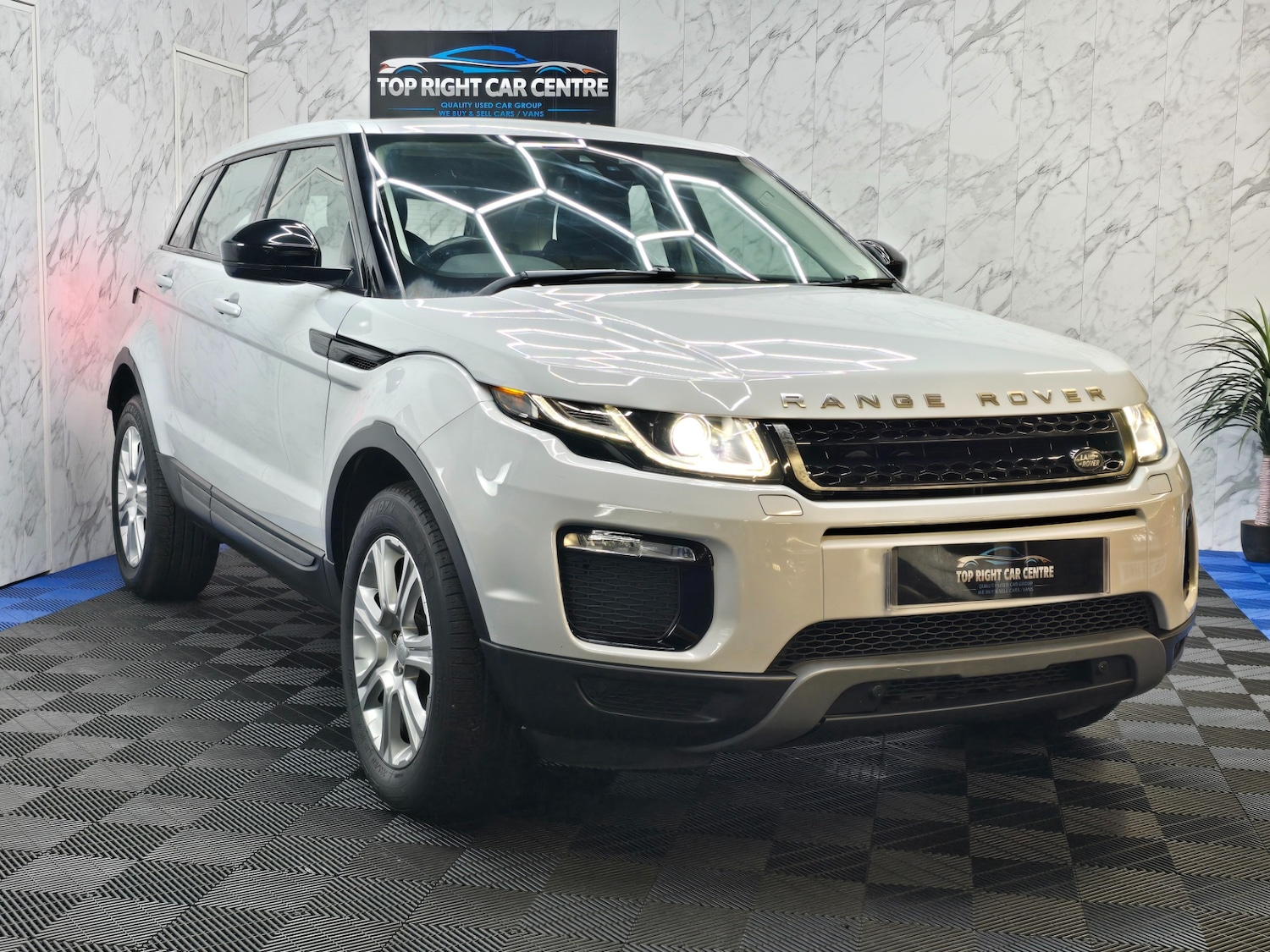 Used Land Rover Range Rover Evoque 2017 for sale - 76720390: Photo 1