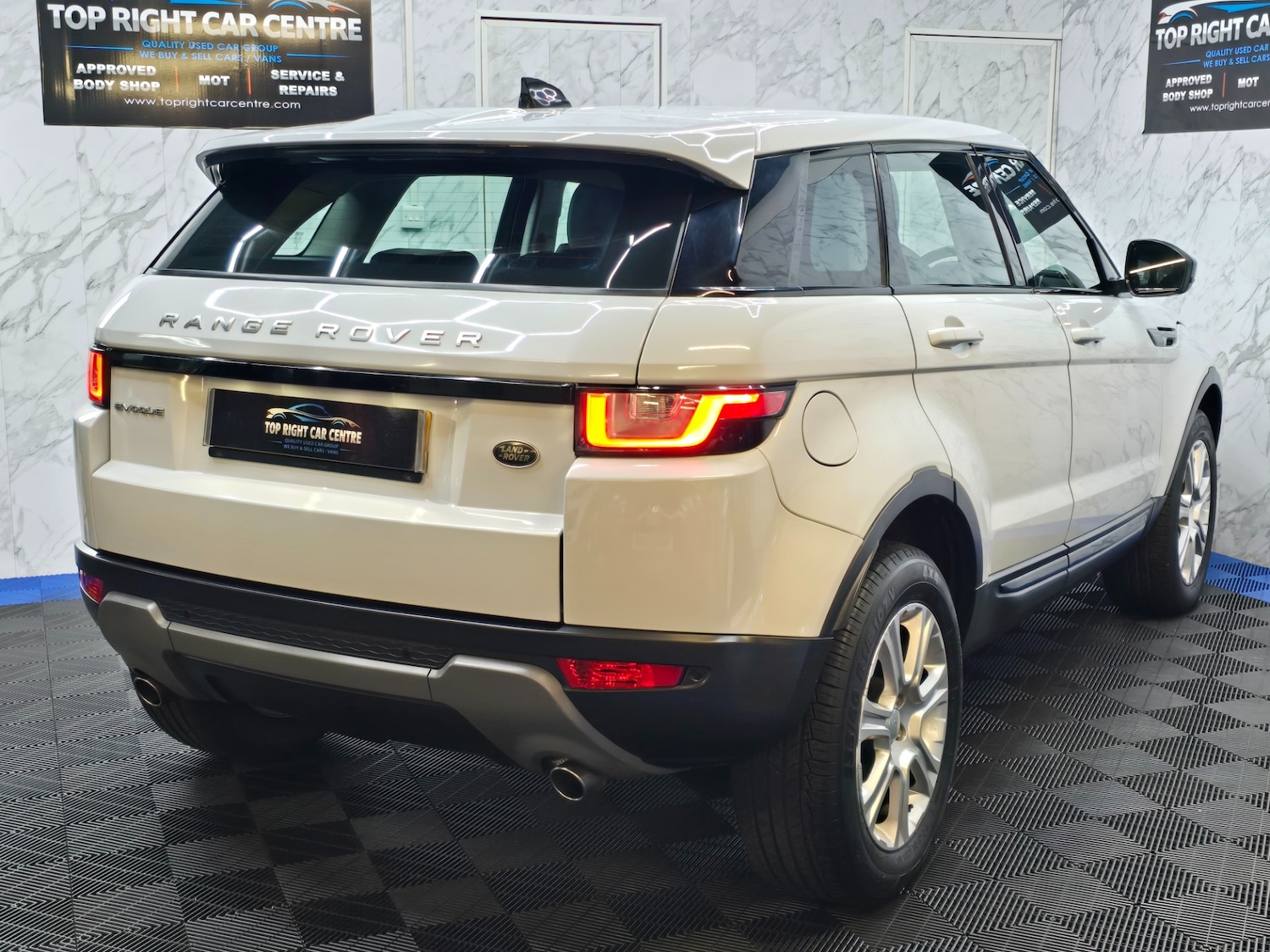 Used Land Rover Range Rover Evoque 2017 for sale - 76720390: Photo 10