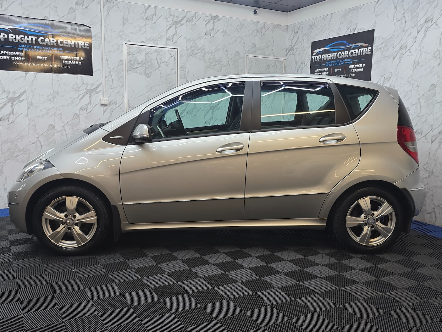 Used Mercedes-Benz A-Class 2011 for sale - 76380382: Photo 11