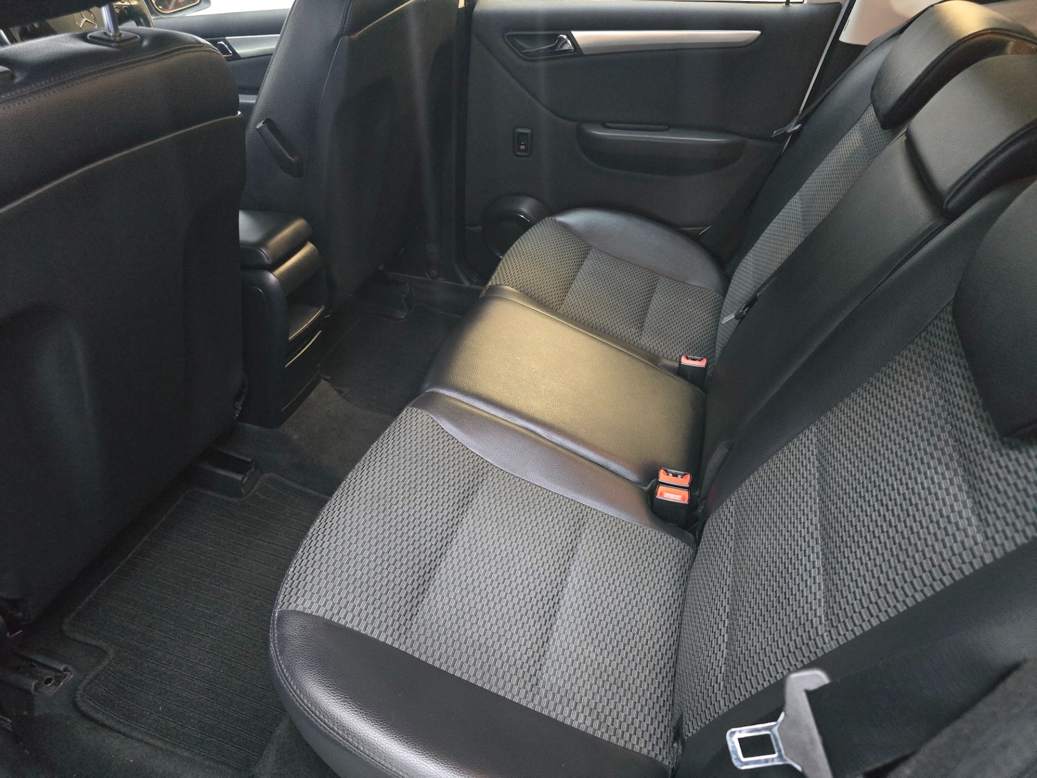 Used Mercedes-Benz A-Class 2011 for sale - 76380382: Photo 20