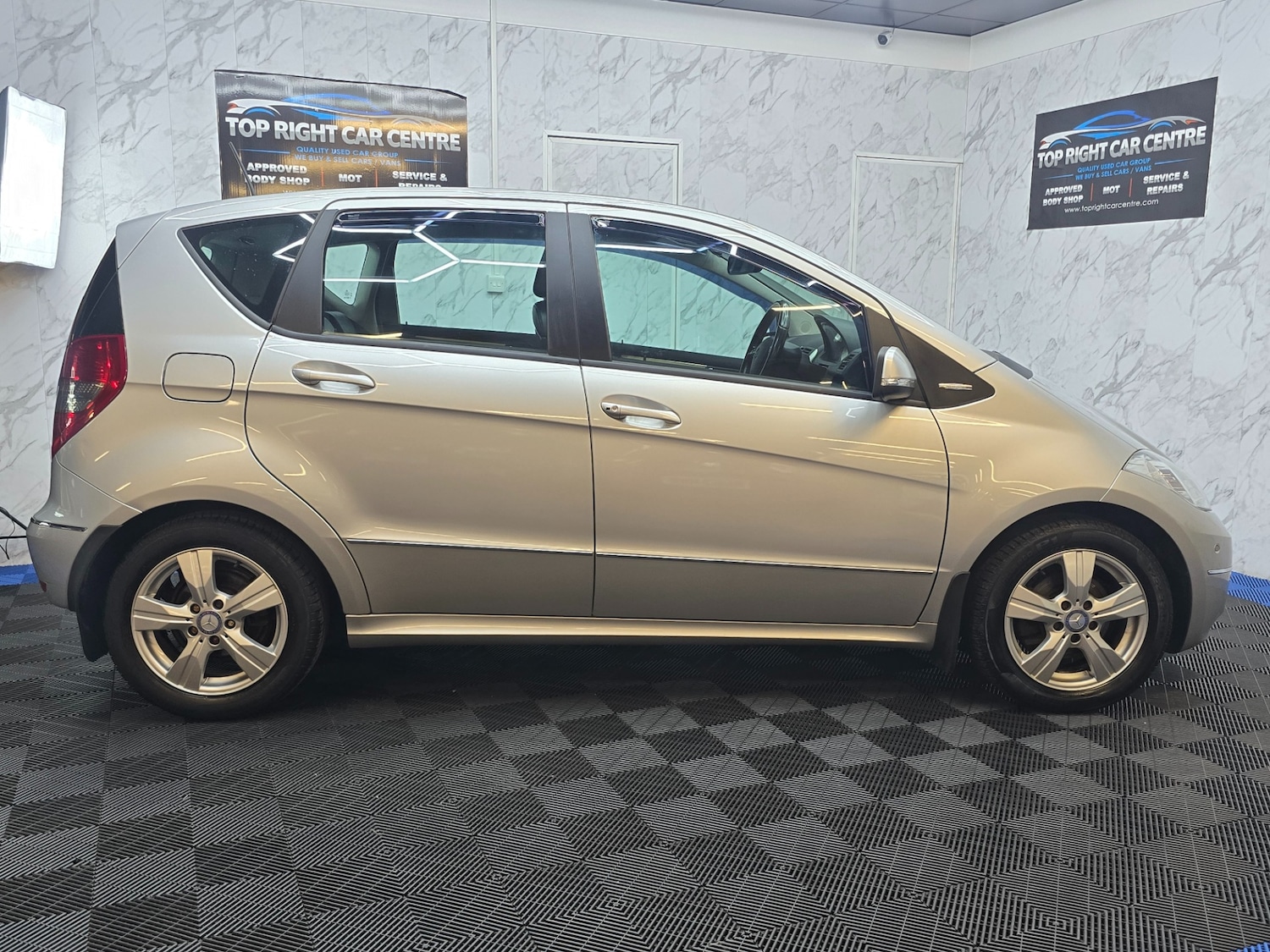 Used Mercedes-Benz A-Class 2011 for sale - 76380382: Photo 9