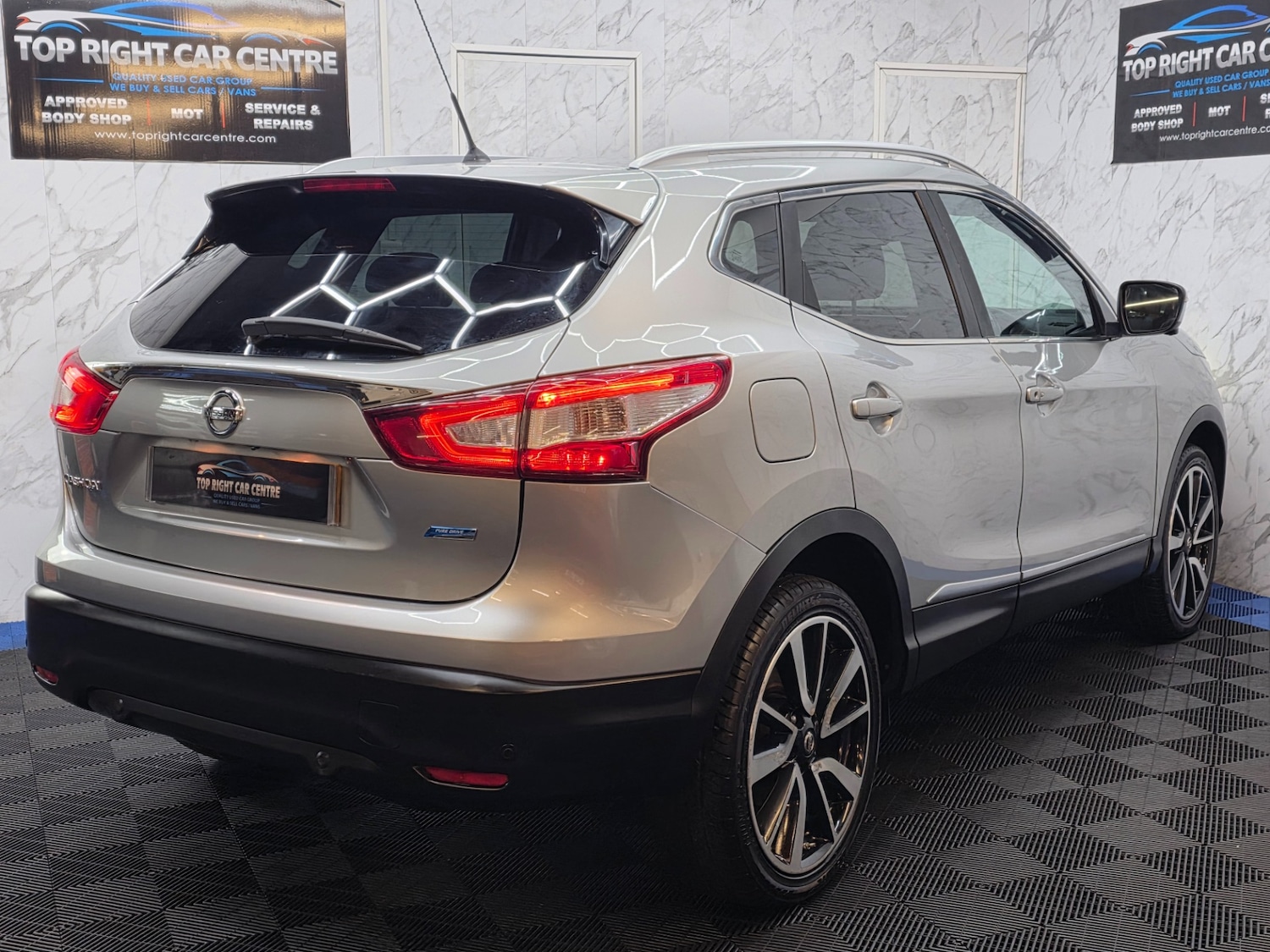 Used Nissan Qashqai 2015 for sale - 77889919: Photo 10