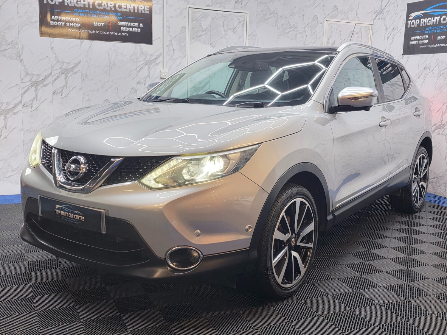 Used Nissan Qashqai 2015 for sale - 77889919: Photo 5