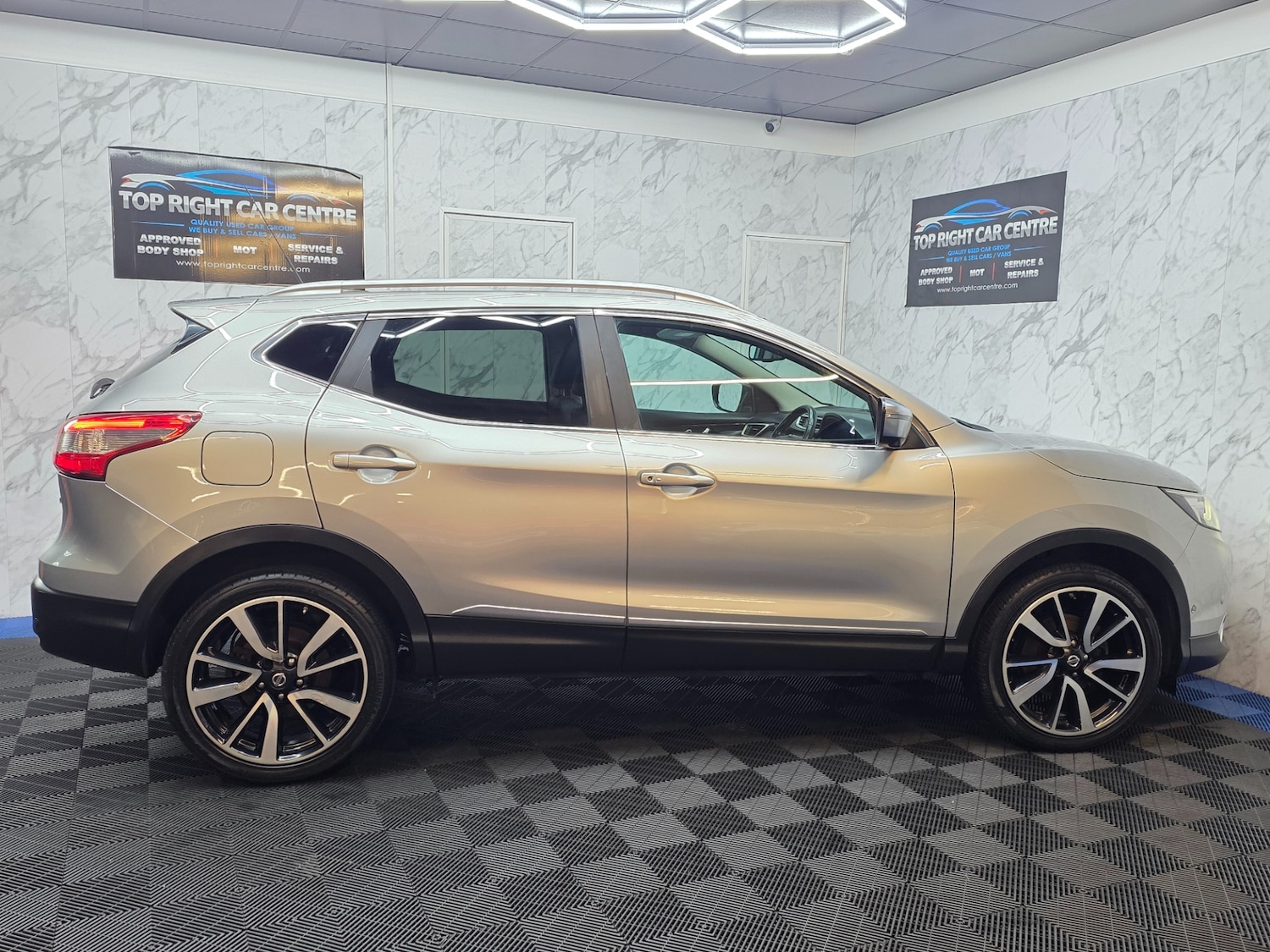 Used Nissan Qashqai 2015 for sale - 77889919: Photo 9