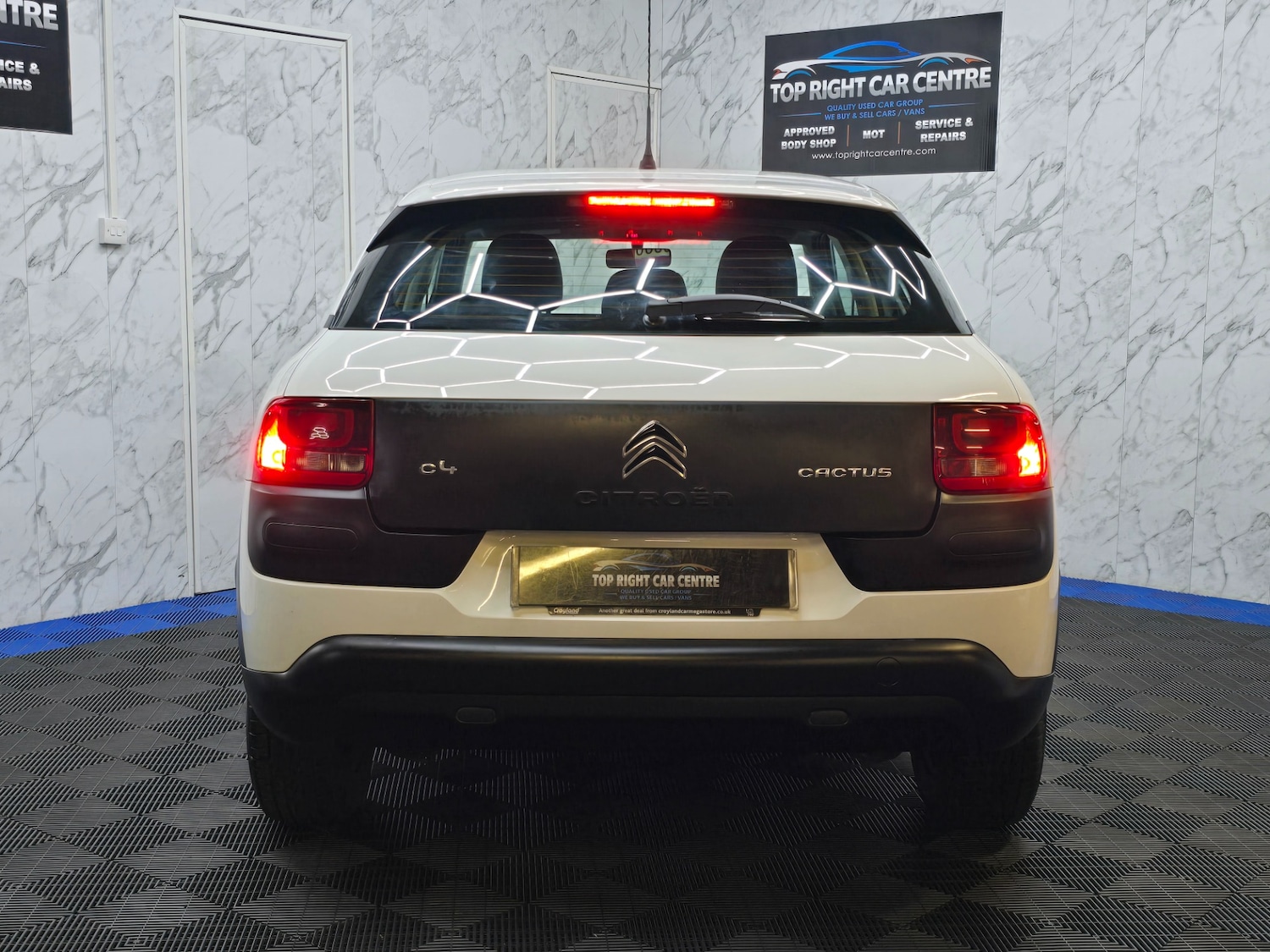 Used Citroen C4 Cactus 2016 for sale - 76249370: Photo 6