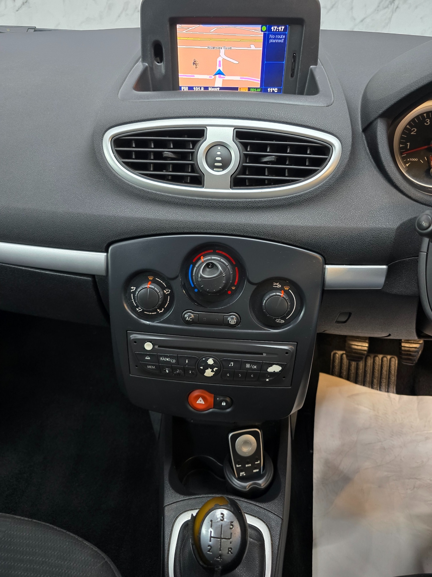 Used Renault Clio 2010 for sale - 76758967: Photo 12