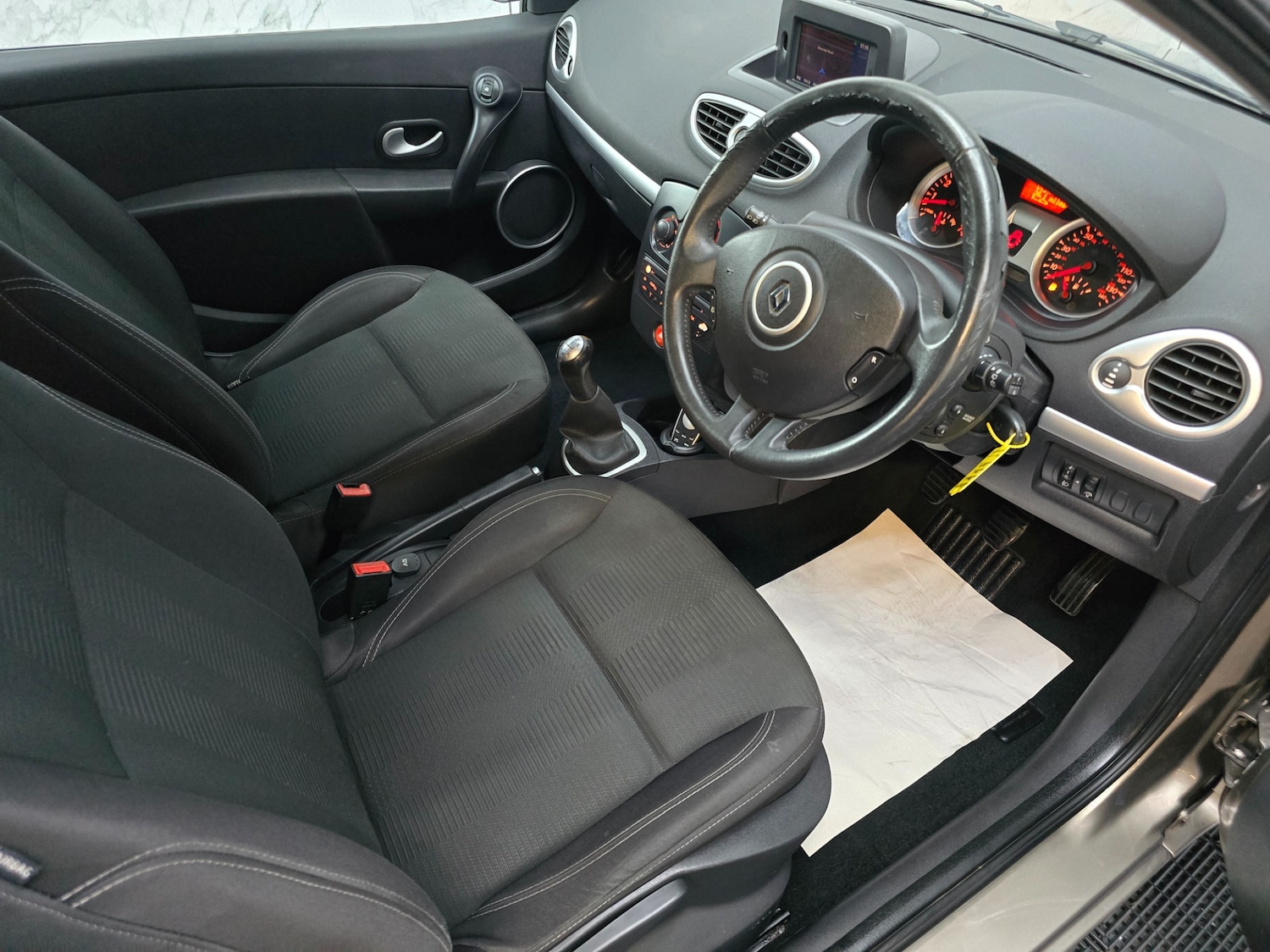 Used Renault Clio 2010 for sale - 76758967: Photo 14