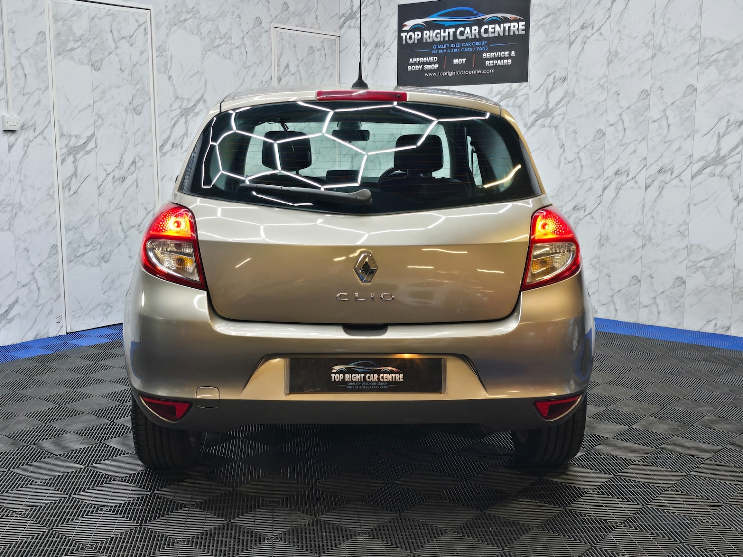 Used Renault Clio 2010 for sale - 76758967: Photo 6