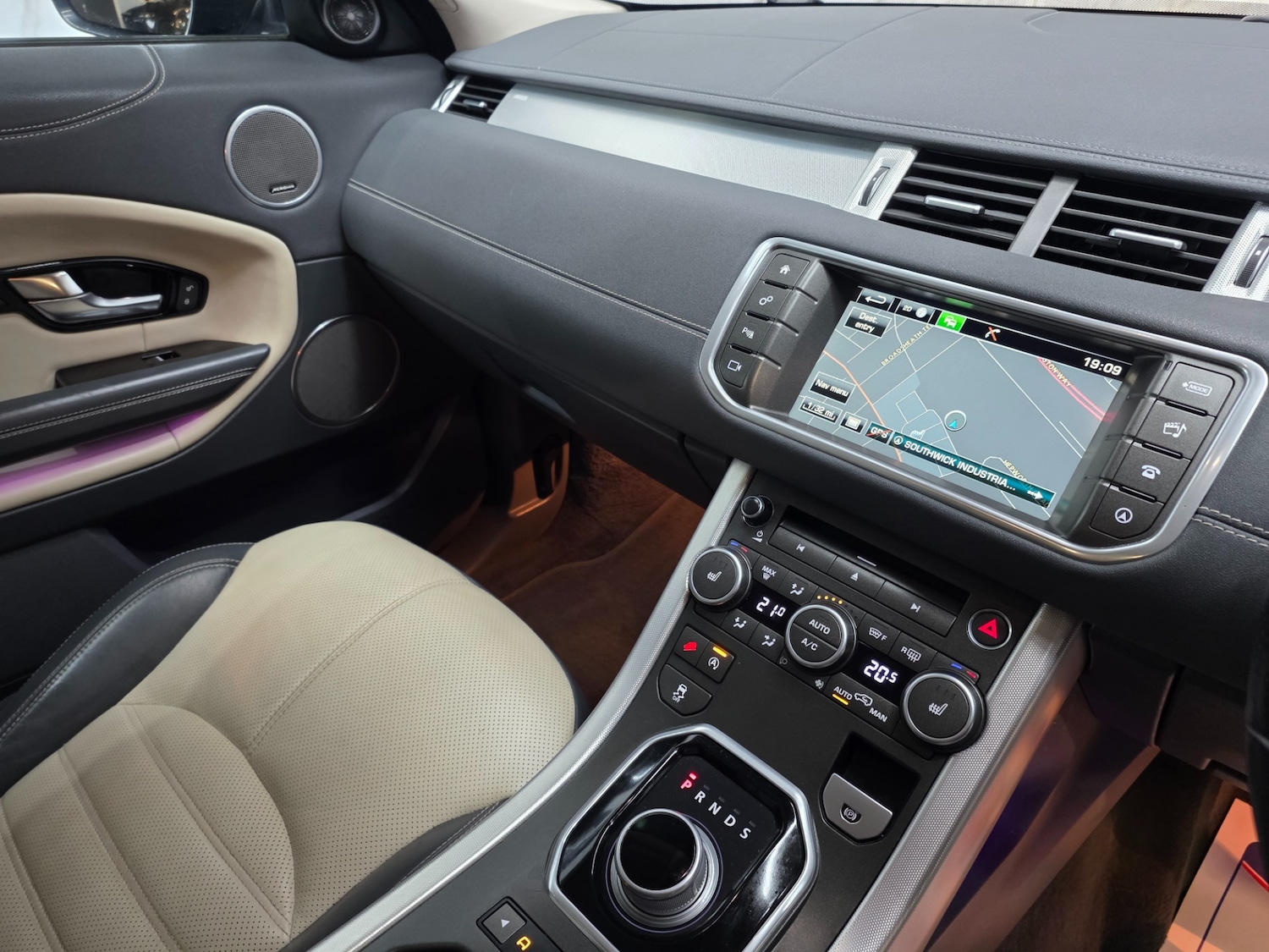 Used Land Rover Range Rover Evoque 2015 for sale - 76956887: Photo 18