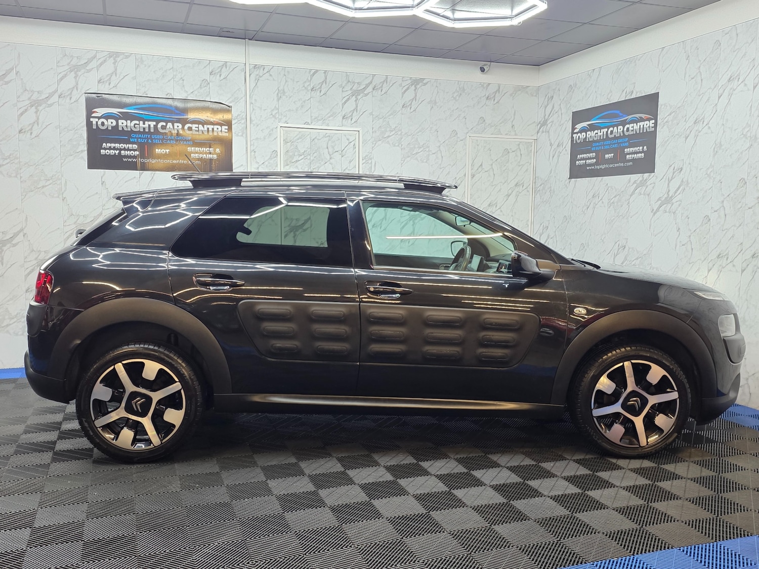 Used Citroen C4 Cactus 2017 for sale - 77053368: Photo 11