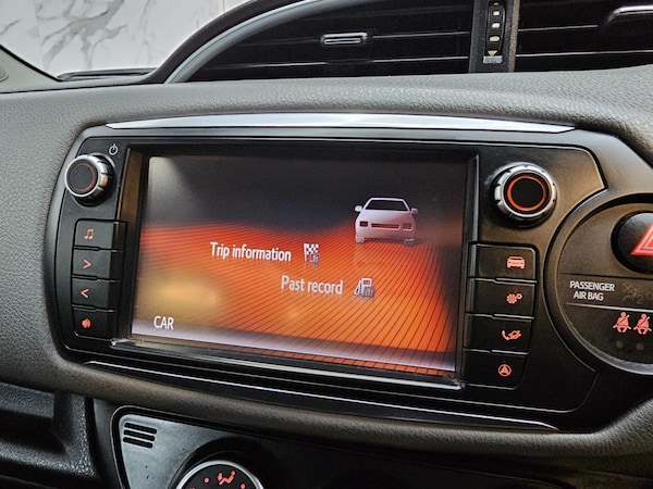 Used Toyota Yaris 2016 for sale - 74924728: Photo 18