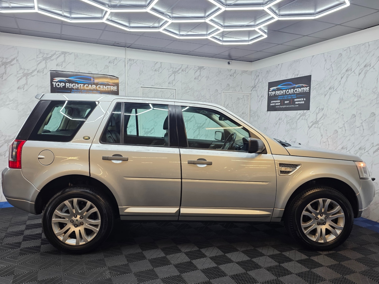 Used Land Rover Freelander 2 2009 for sale - 77770930: Photo 9