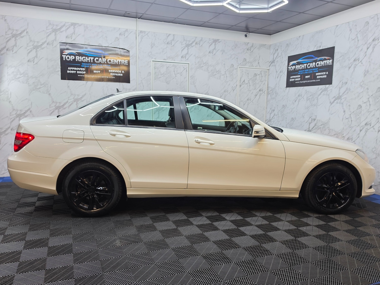 Used Mercedes-Benz C Class 2013 for sale - 78146118: Photo 11