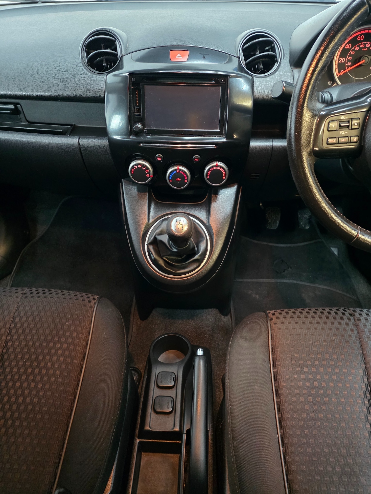 Used Mazda Mazda2 2014 for sale - 77783006: Photo 15