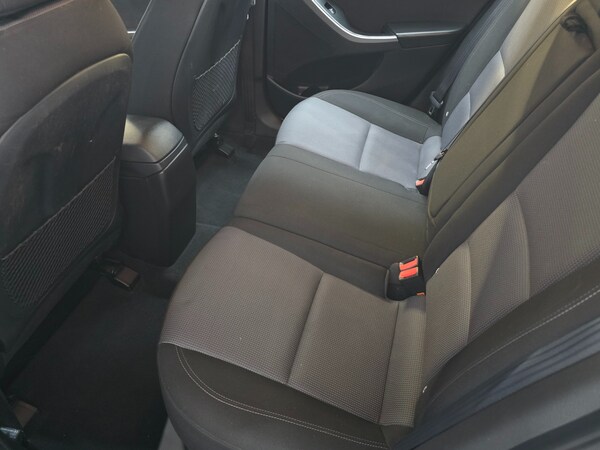 Used Hyundai i30 2015 for sale - 76174328: Photo 22