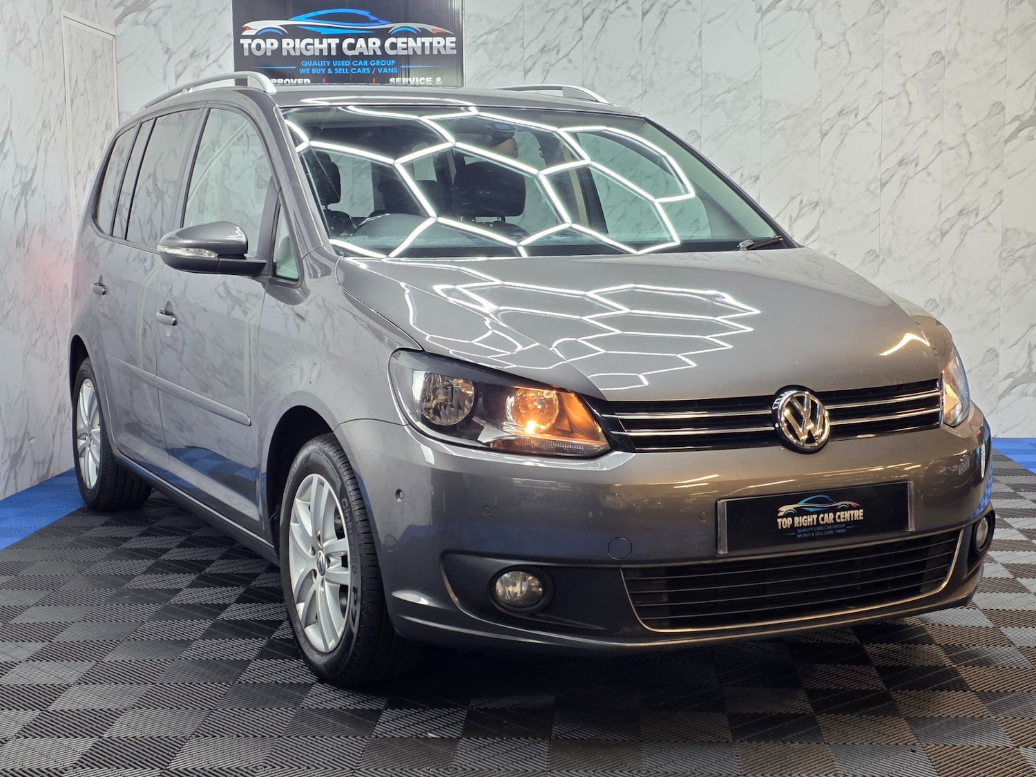 Used Volkswagen Touran 2013 for sale - 76732192: Photo 1