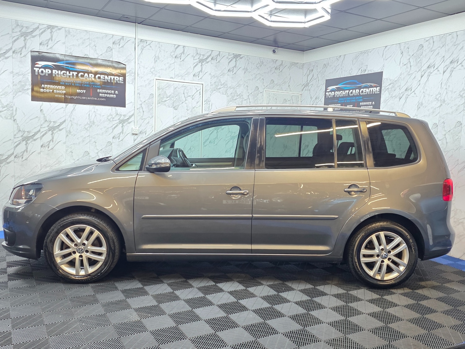 Used Volkswagen Touran 2013 for sale - 76732192: Photo 9