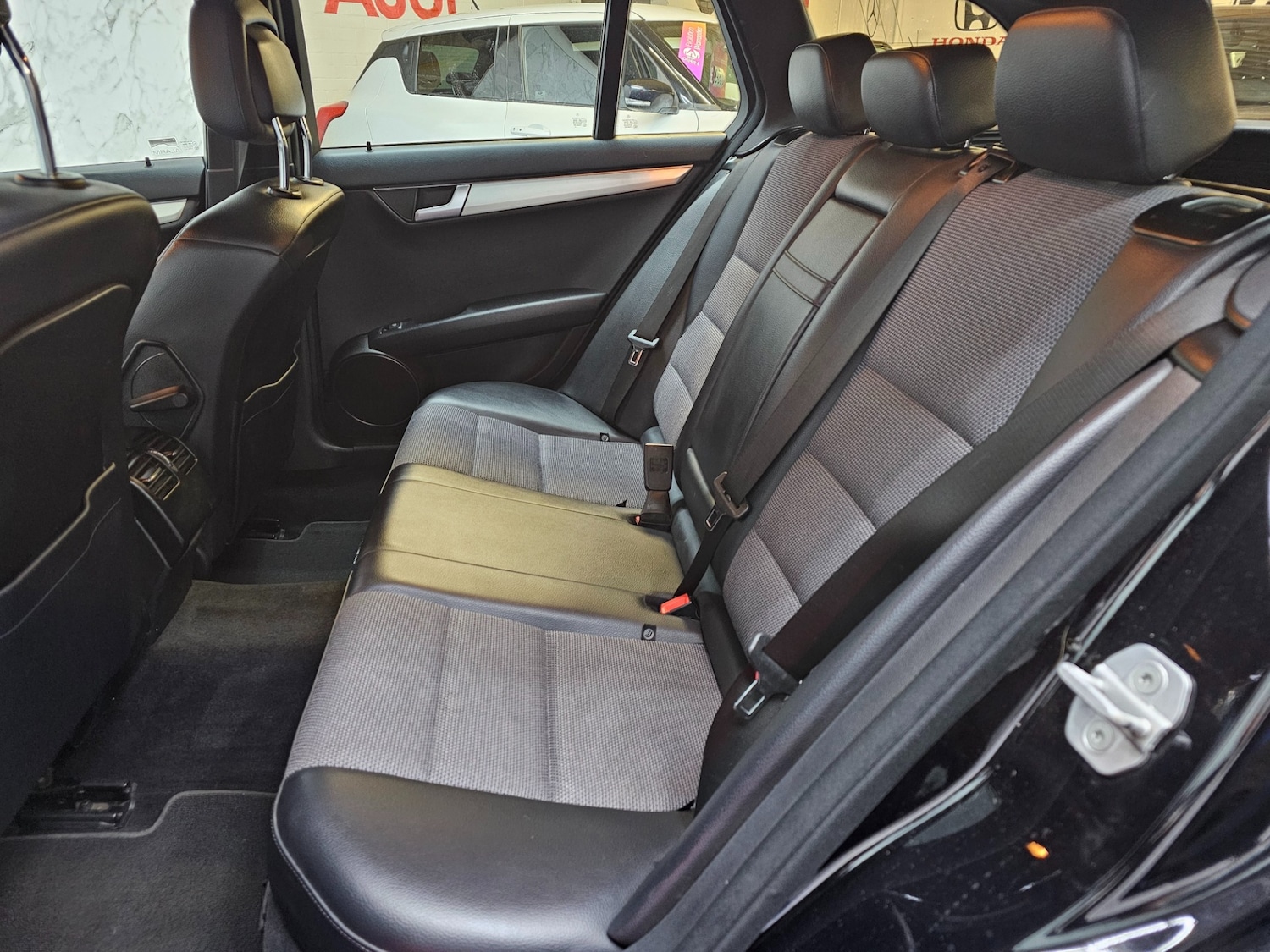 Used Mercedes-Benz C Class 2012 for sale - 76394950: Photo 19