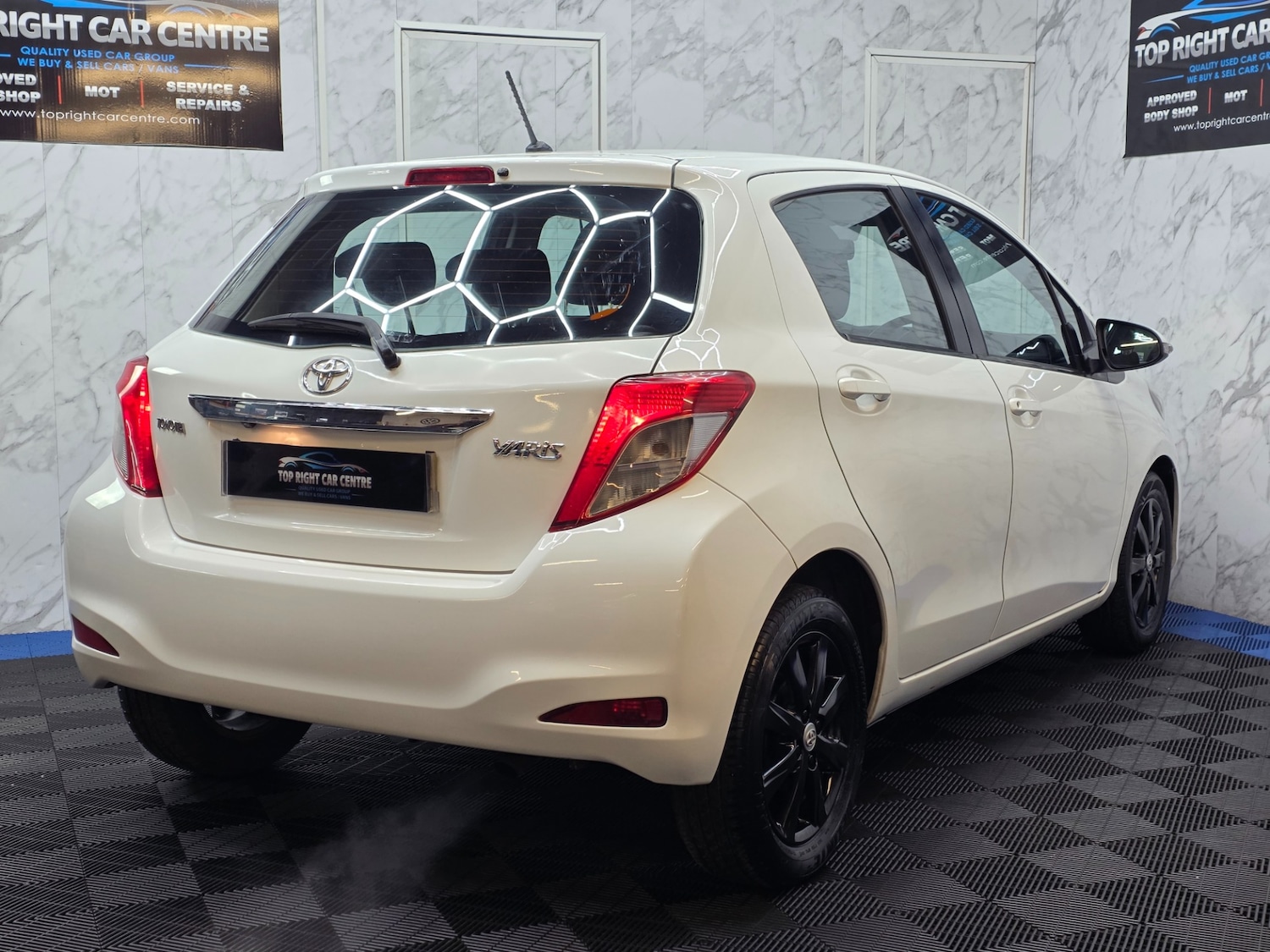 Used Toyota Yaris 2013 for sale - 77744360: Photo 10