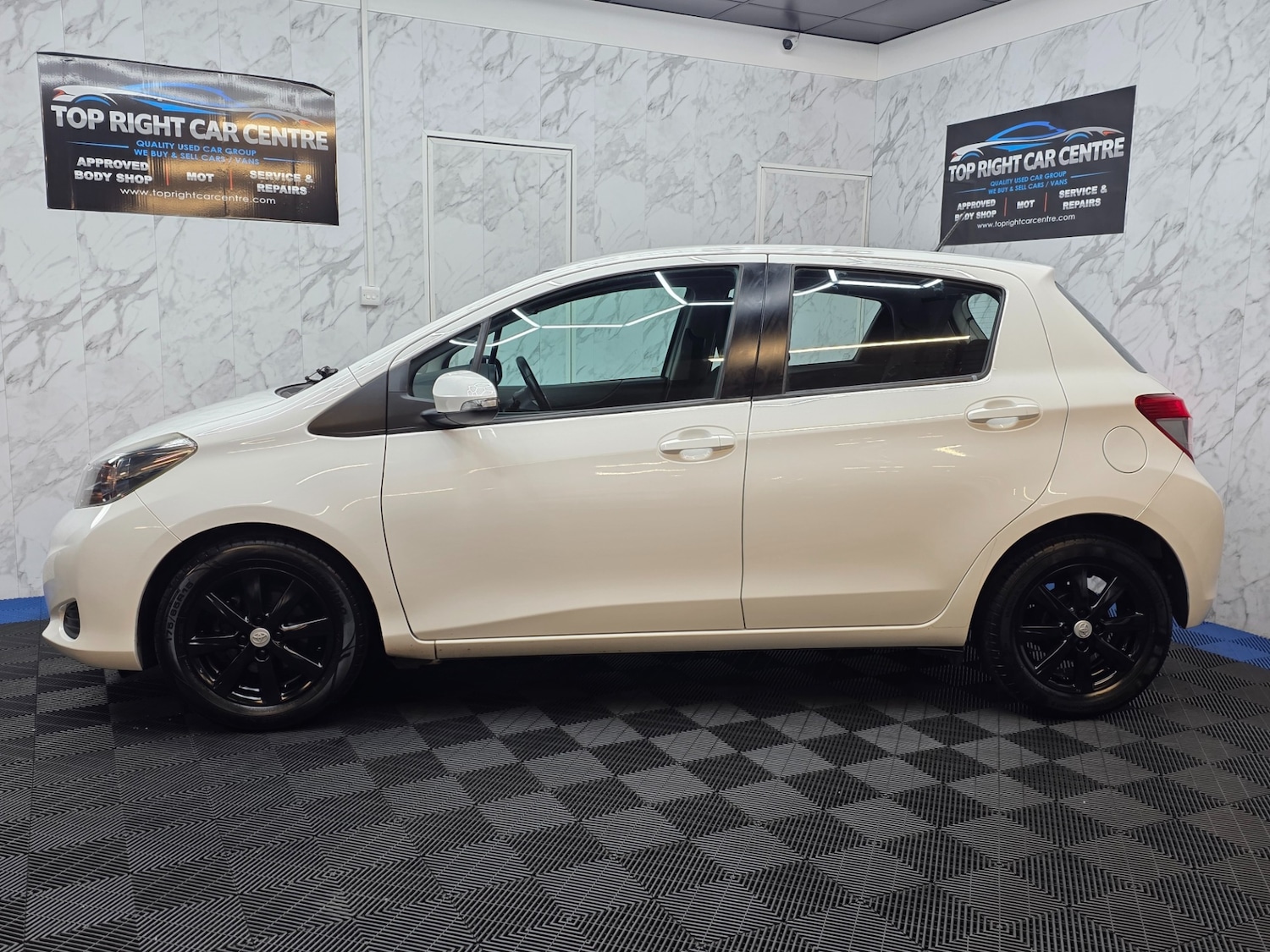 Used Toyota Yaris 2013 for sale - 77744360: Photo 11