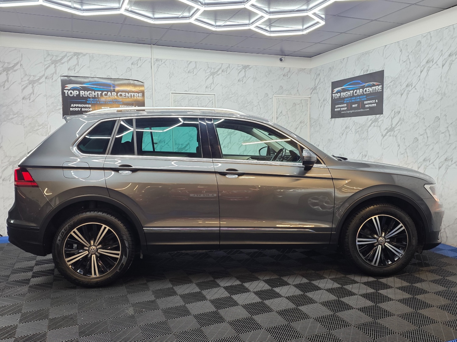 Used Volkswagen Tiguan 2017 for sale - 77634401: Photo 9