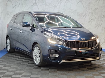 Used Kia Carens 2017 for sale - 79037773: Photo