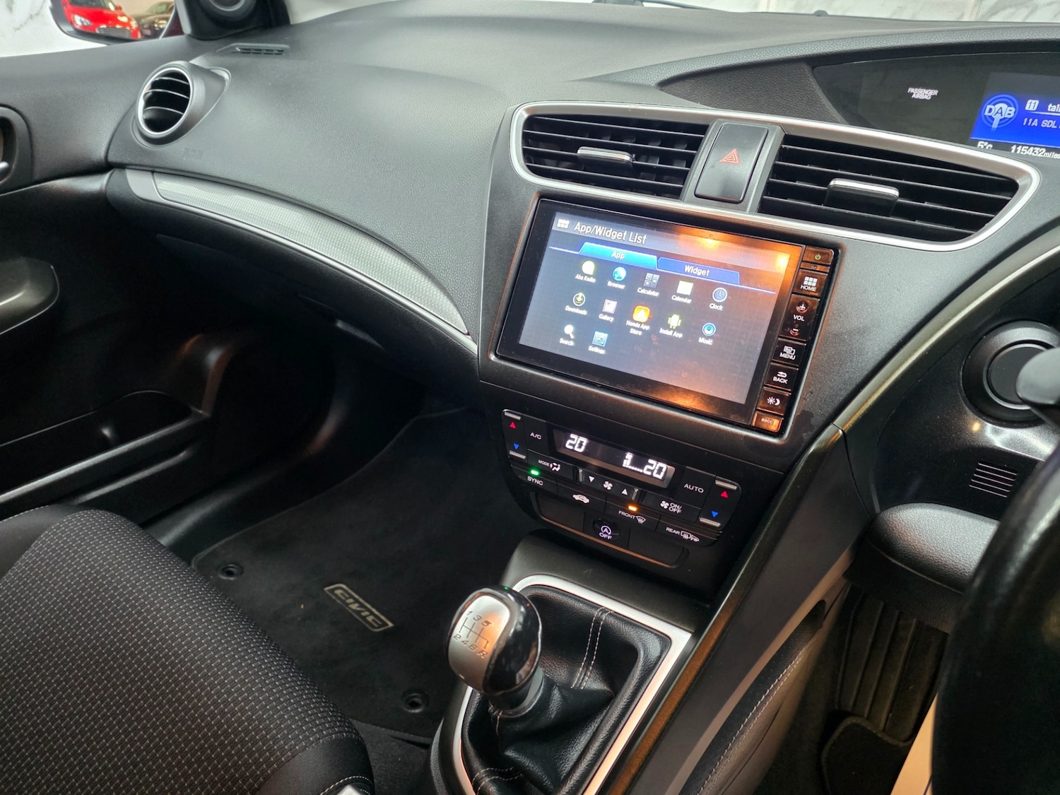 Used Honda Civic 2015 for sale - 77971150: Photo 18