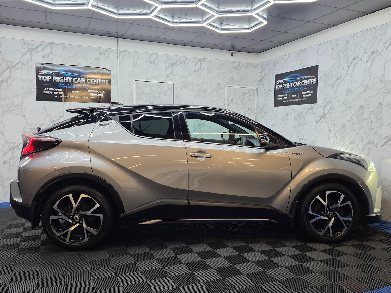 Used Toyota C-HR 2017 for sale - 77890534: Photo 11