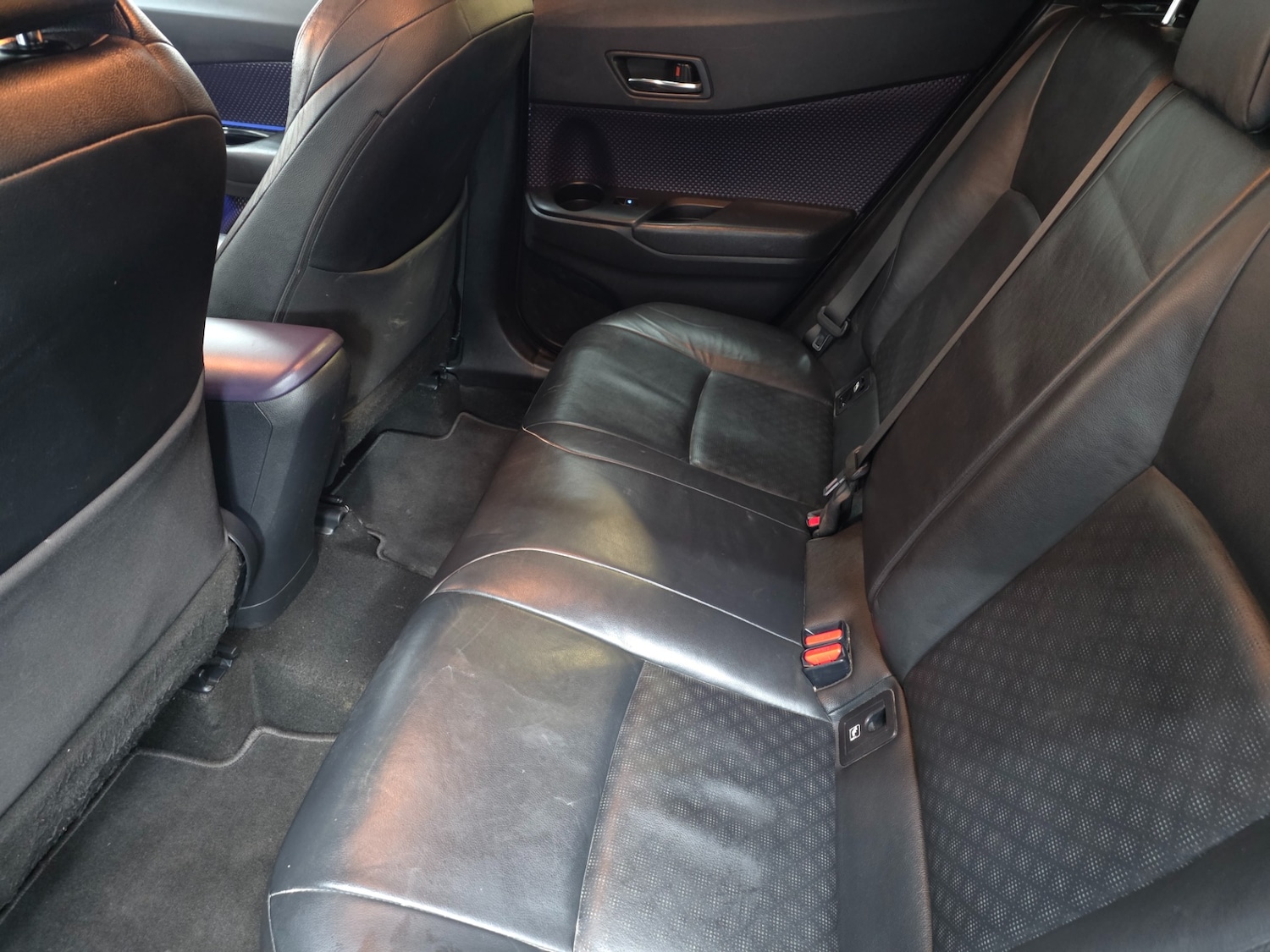 Used Toyota C-HR 2017 for sale - 77890534: Photo 27